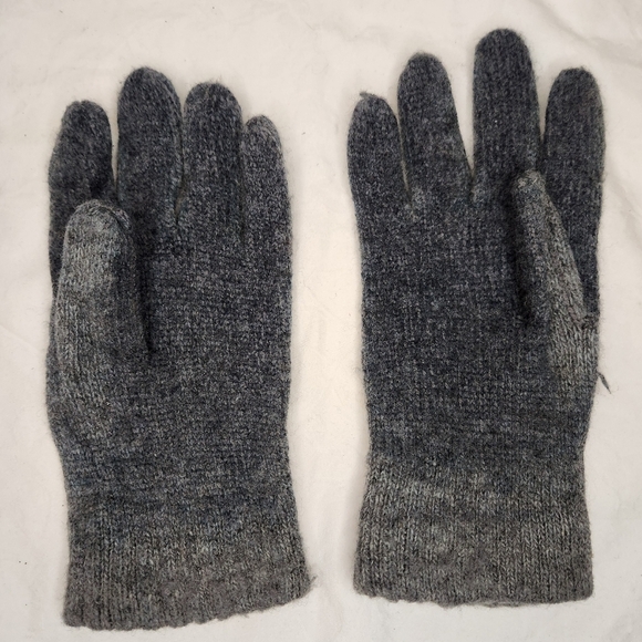 Vintage Winter Ski Gloves - Picture 4 of 10